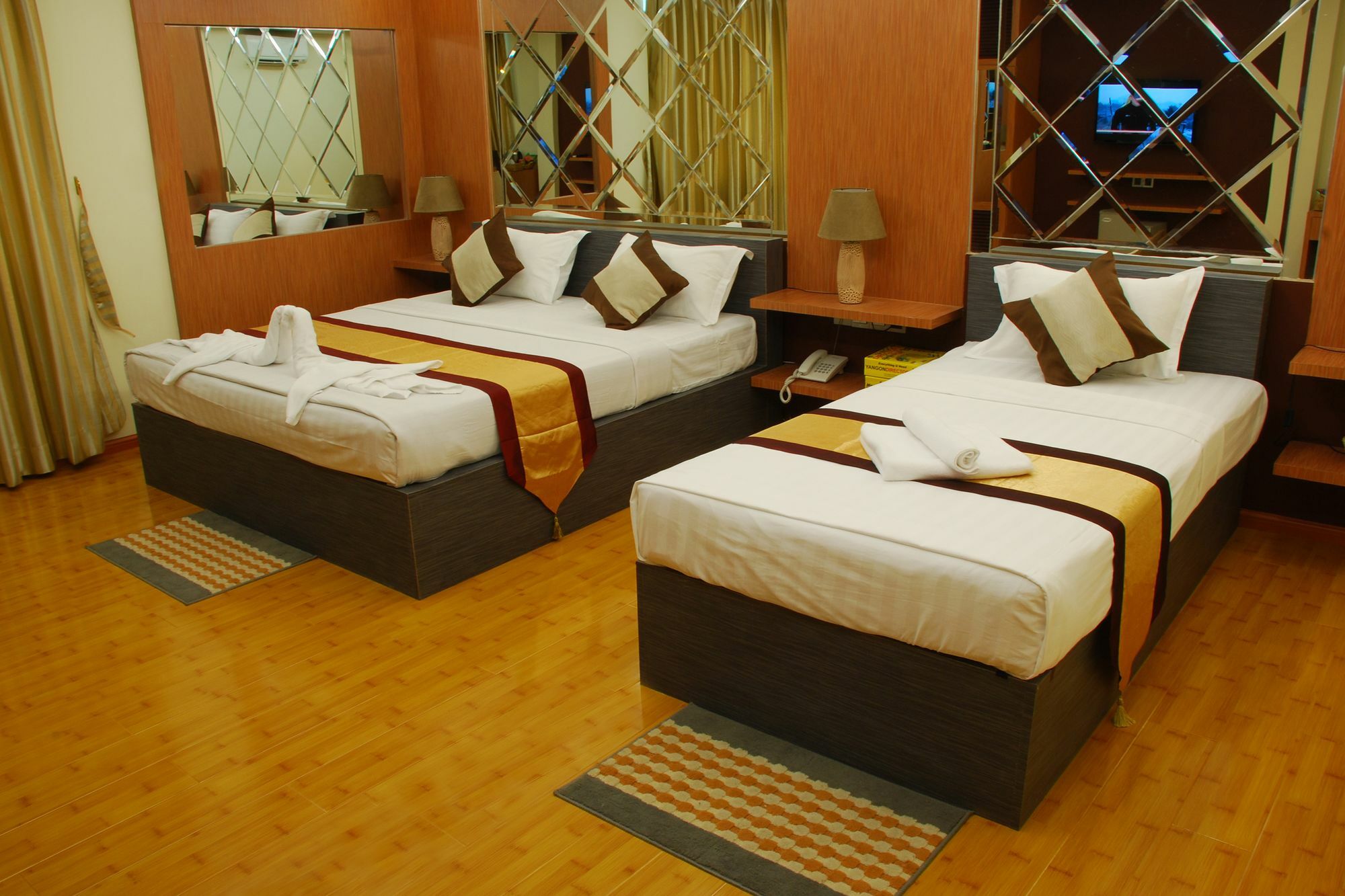 Hotel 72 ย่างกุ้ง ภายนอก รูปภาพ