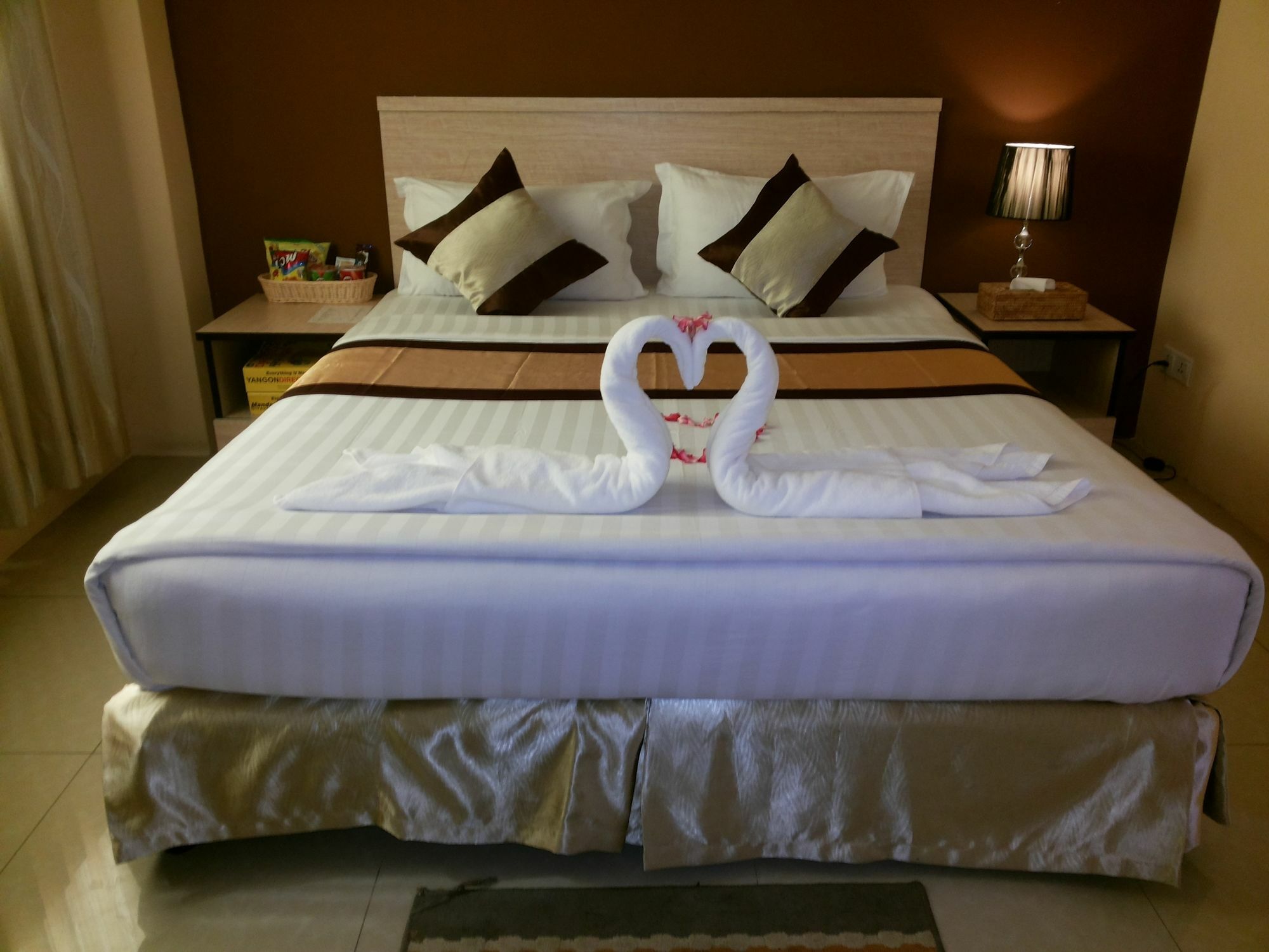 Hotel 72 ย่างกุ้ง ภายนอก รูปภาพ